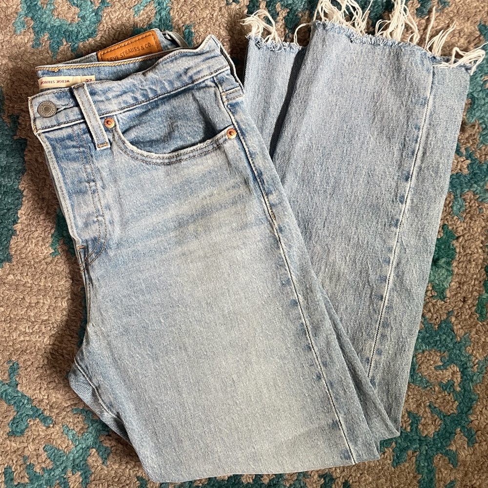 Levi’s size 27 wedge straight jeans